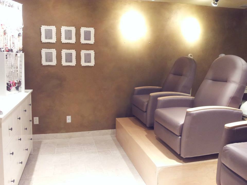 Salt City Lashes, Salt Lake City, Utah, Lashes, lash, extensions, servicer, training, salon, studio, spa, beauty, model, before and after, chair, recliner, relax